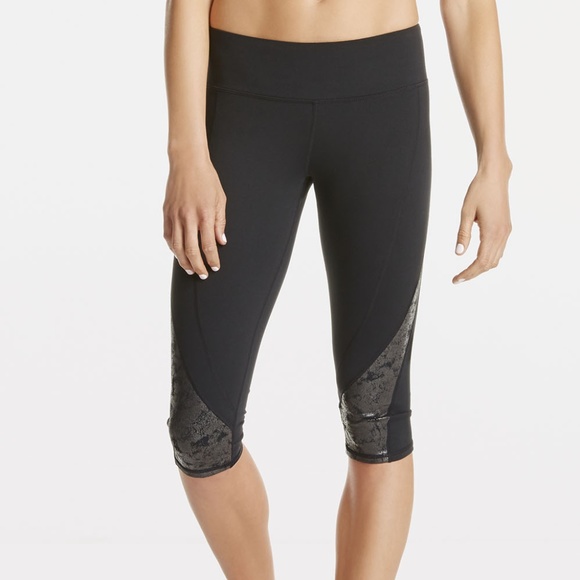 Fabletics Navassa Crop - Picture 3 of 7